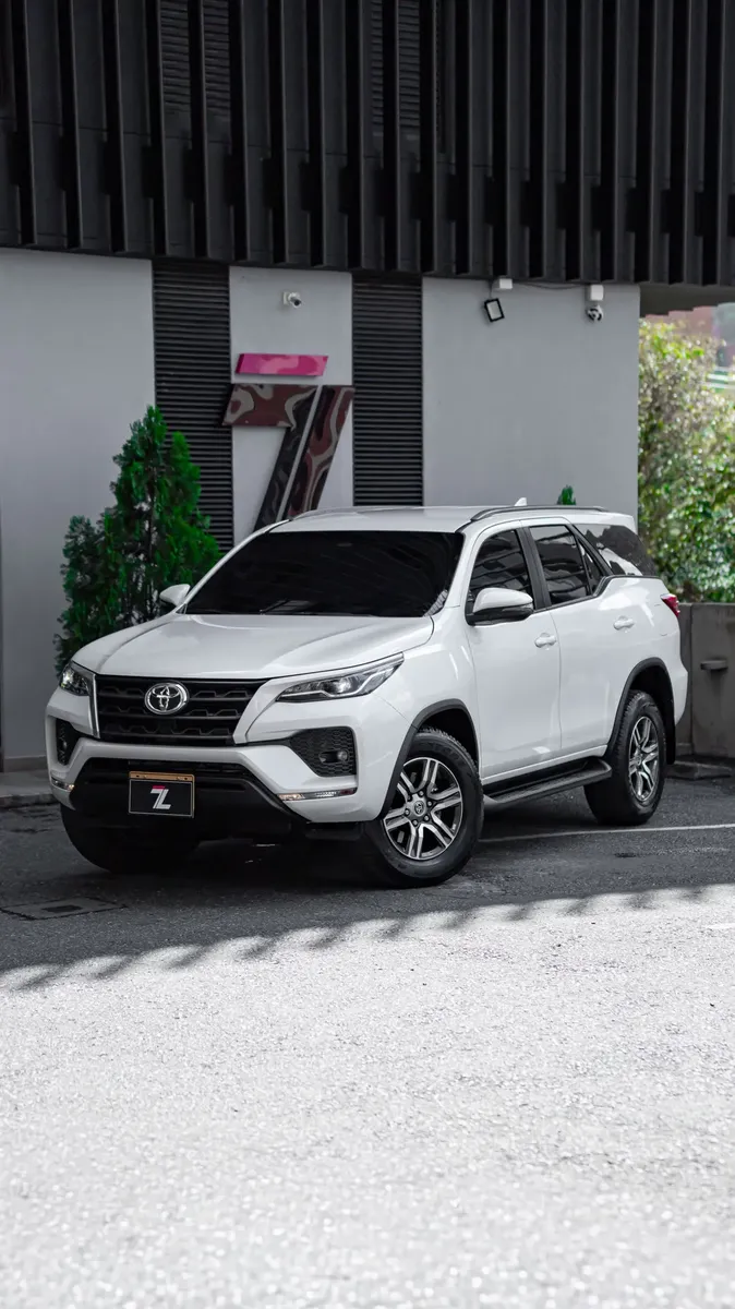 Toyota Fortuner Sr 2.8 2027